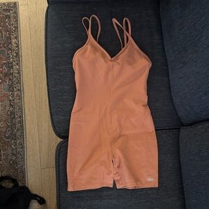 ALO Yoga Onesie Orange - soft pink / mauve- XS - alo soft fabric